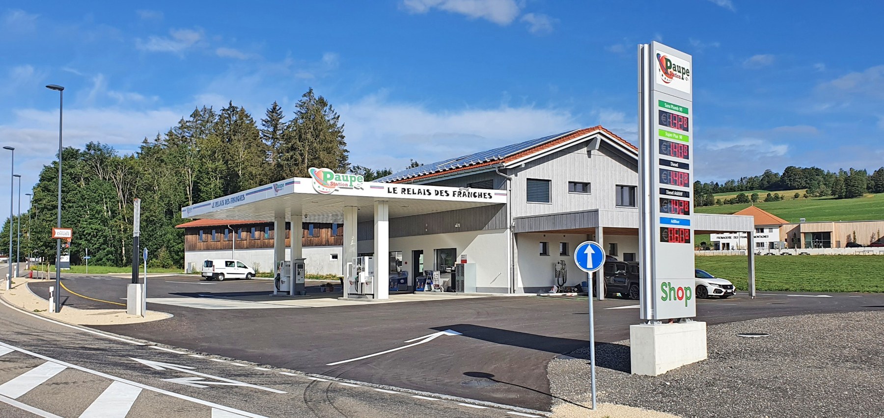 Station-service à Le Noirmont